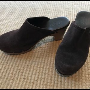 American Eagle Brown Clogs, Size 8 1/2, Like New